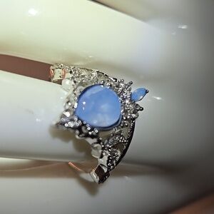 Exquisite Moon Crown Ring w/Unique Design Victorian Flair size 8